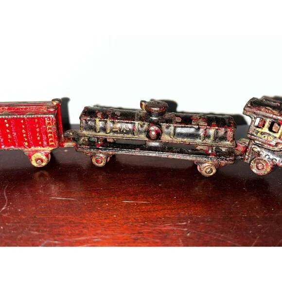 Antique Kilgore Cast Iron Toy Floor Train 4-piece set engine locomotive caboose